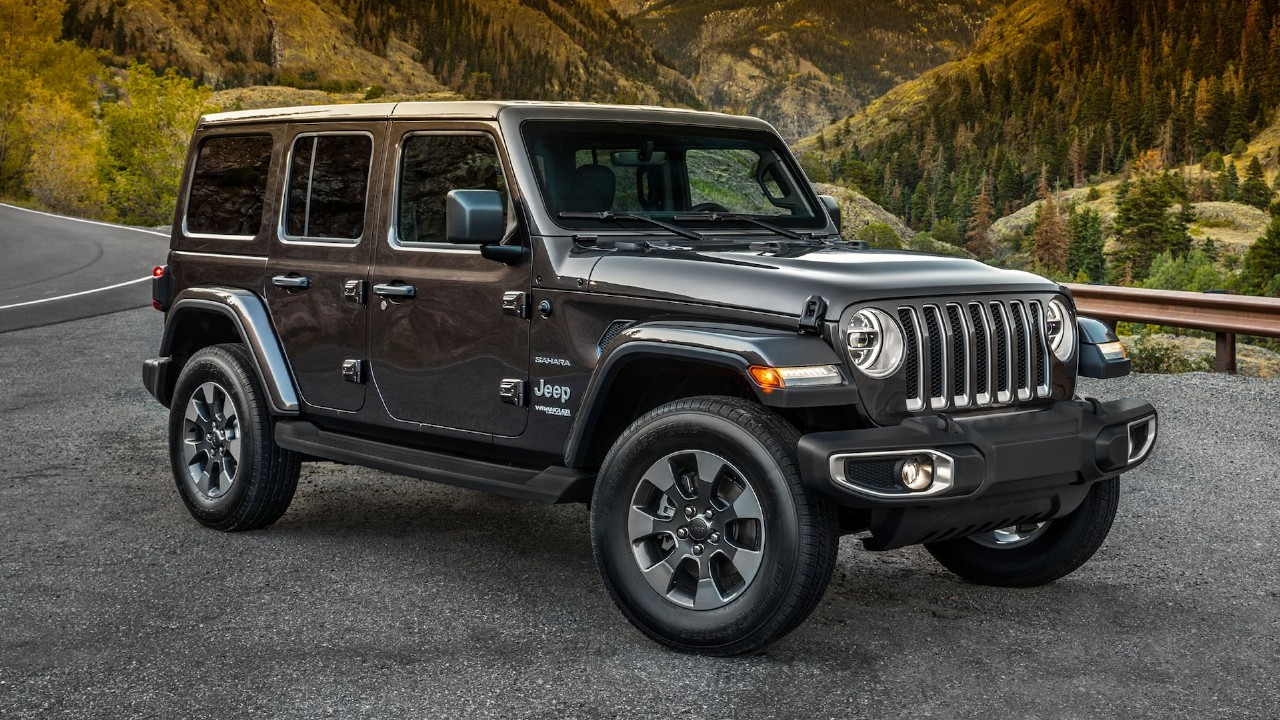 What is the oil capacity and type for the Jeep Wrangler?