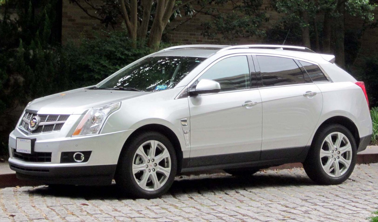 The recommended oil capacity and type for a Cadillac SRX